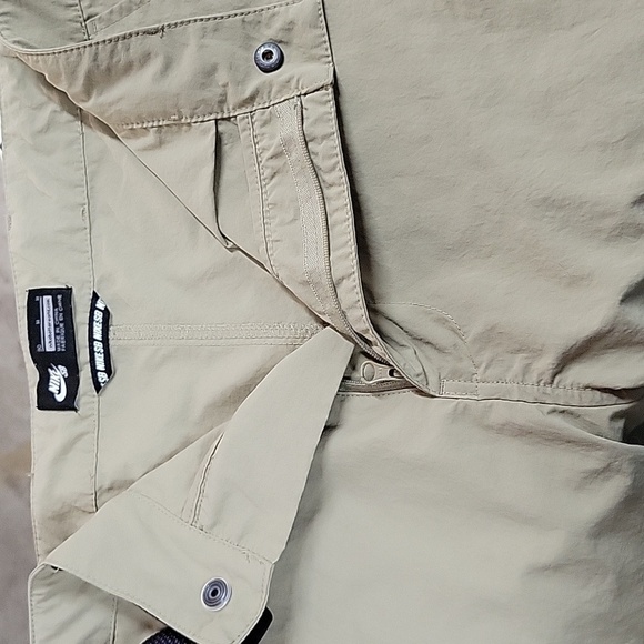 Nike Youth SB (Skateboading) Shorts with Adjustable Belt, Size Medium - Picture 9 of 11